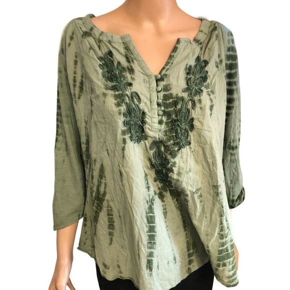 (5 for $25) Sage green 3/4 length sleeve tie-dye top size medium - Picture 2 of 7